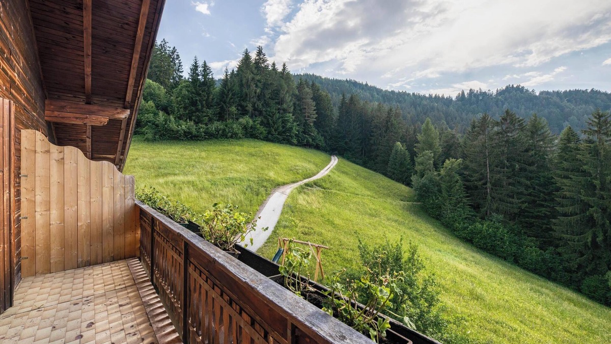 Cornedo All'isarco Apartment | Holiday Apartment "Grödnerhof - Almöhi" Mountain View, Wi-Fi, Garden & Balcony