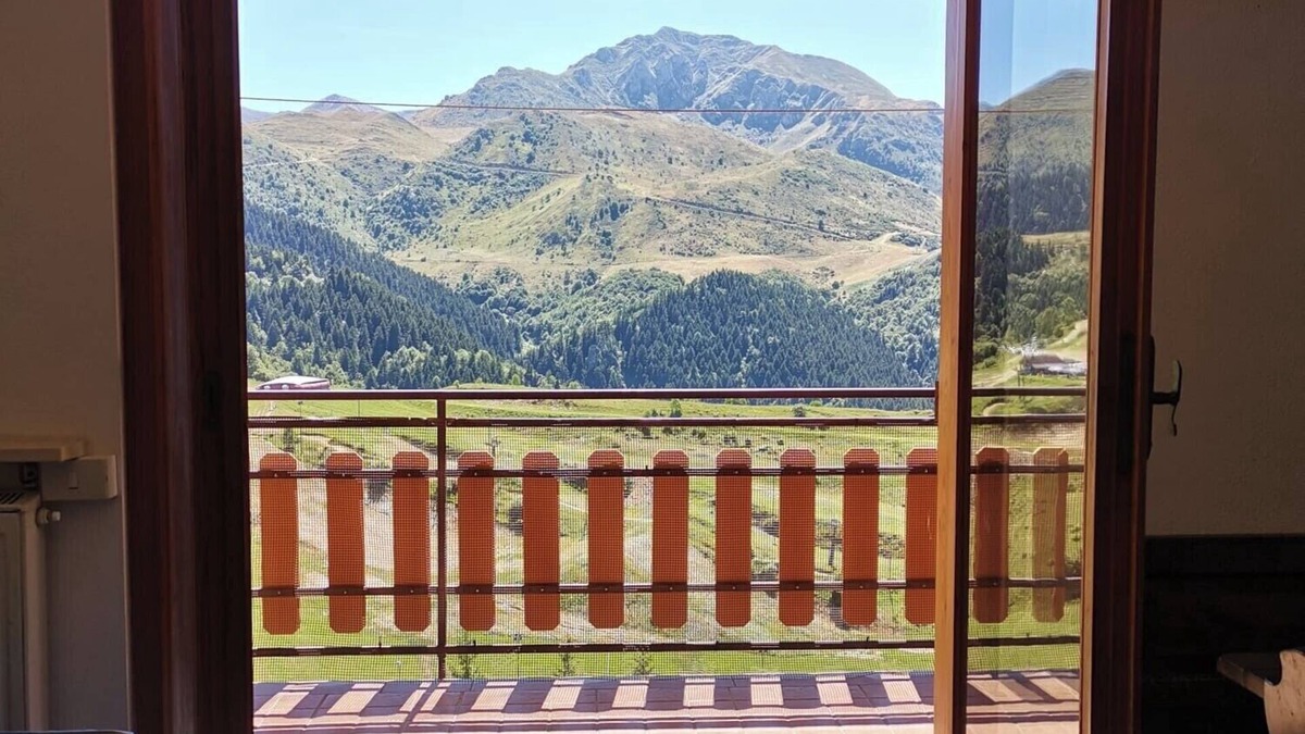 Prato Nevoso Apartment | Holiday Apartment 'Bilocale 200mt Dagli Impianti' near Slopes with Private Balcony