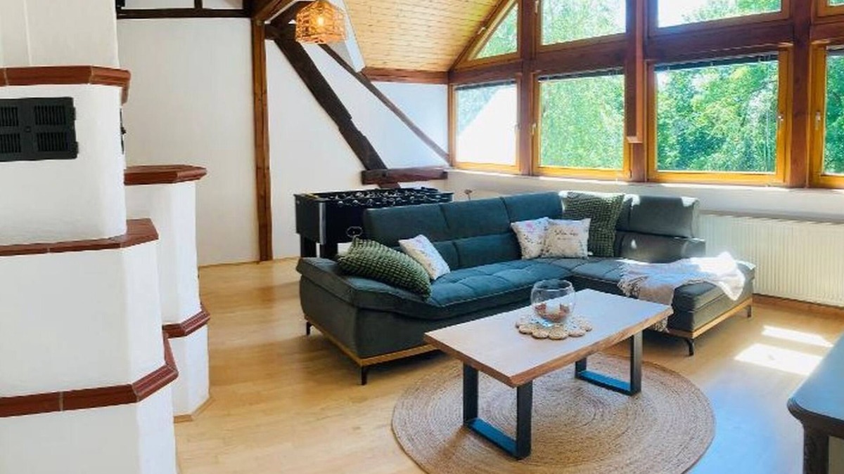 Hofgeismar Apartment | Holiday Apartment 'Kamineiche' with Private Garden and Wi-Fi