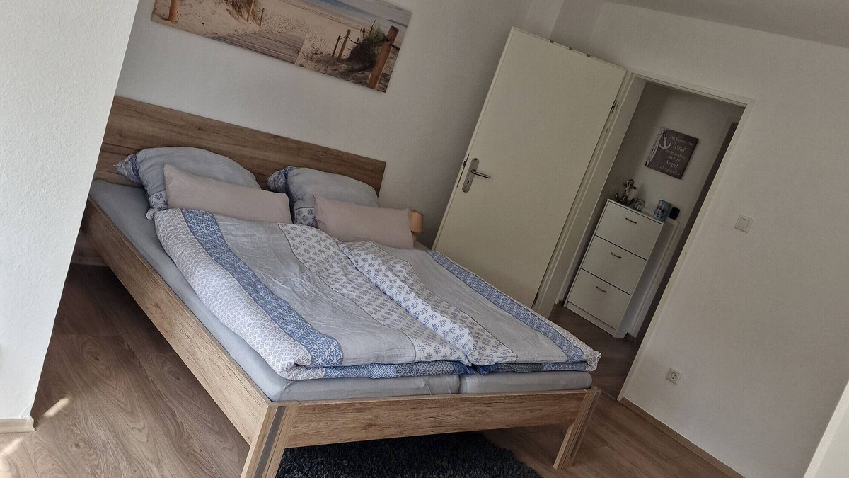 Kellen Apartment | Holiday Apartment 'Kleve Kellen' with Balcony and Wi-Fi