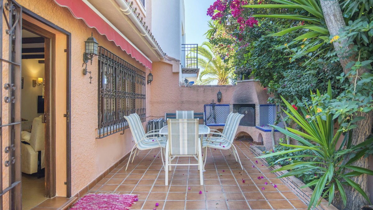 Urbanizacion Costabella Apartment | Holiday Apartment "Las Yukas" close to the Beach with Wi-Fi, Garden & Terrace
