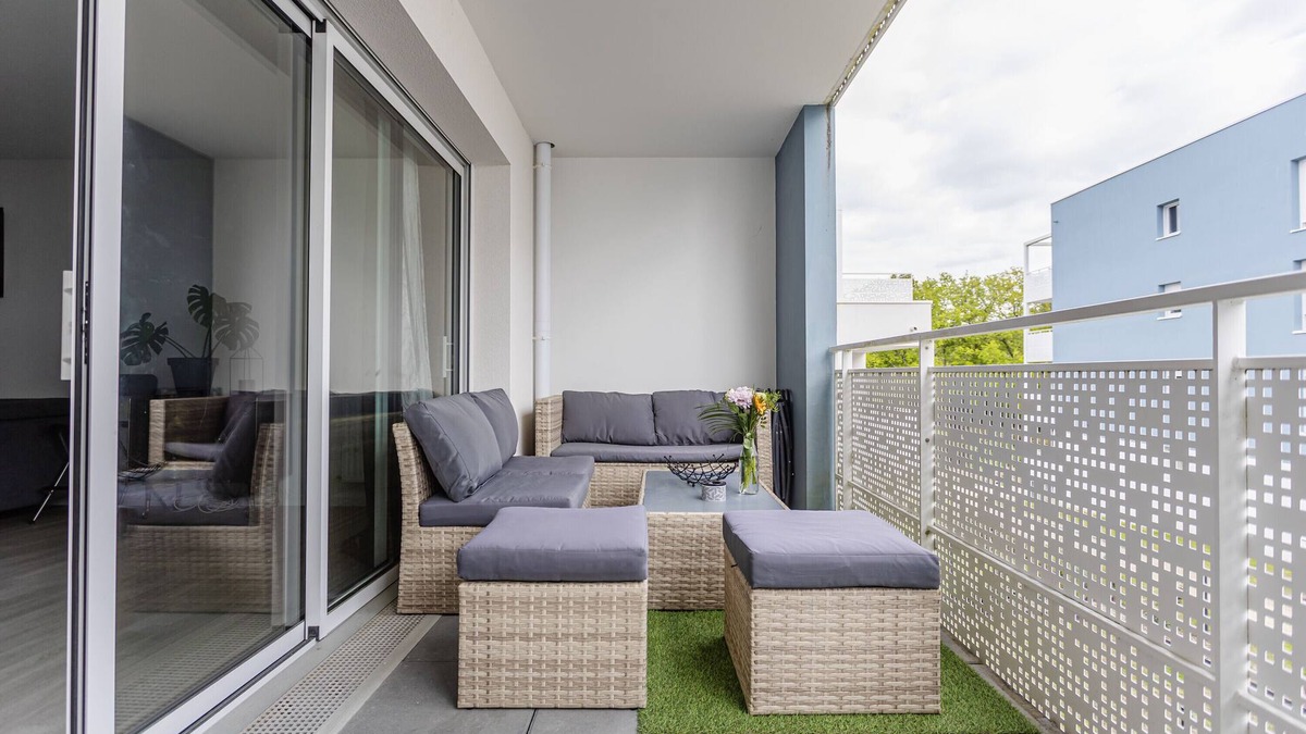 Sene Apartment | Holiday Apartment "Le Cocon Familial" with Balcony & Wi-Fi