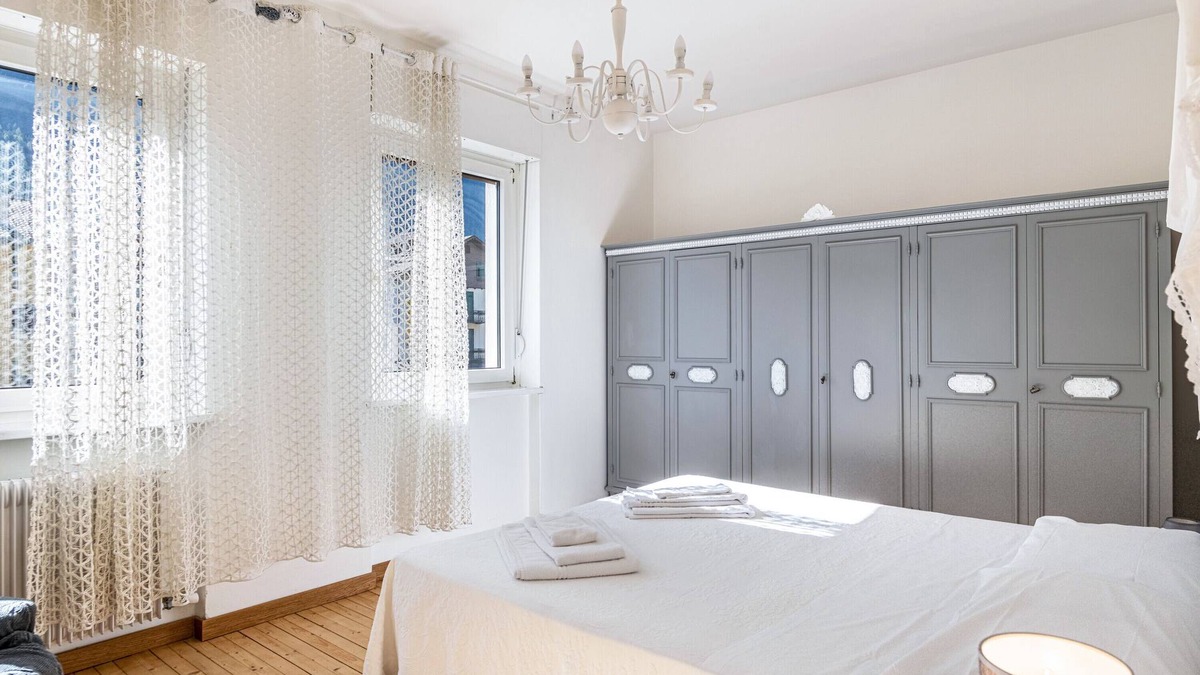 Male Apartment | Holiday Apartment Le Mongolfiere 2 with Mountain View, Terrace & Wi-Fi