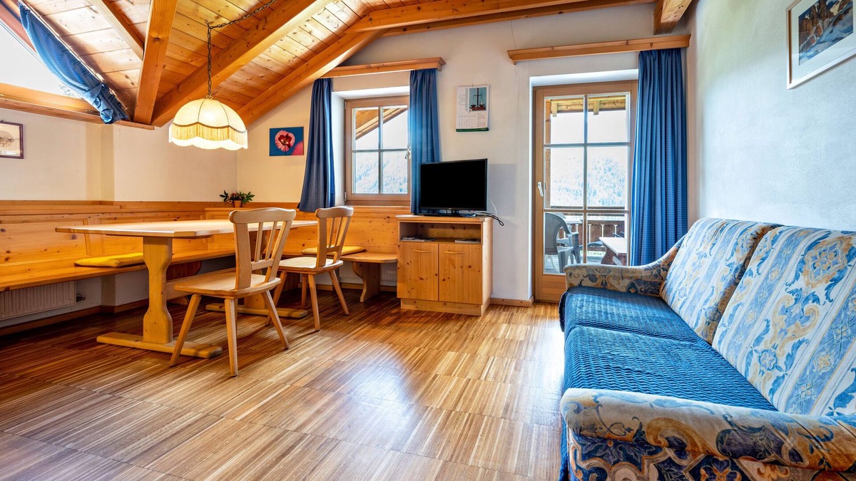 Vandoies Apartment | Holiday Apartment "Lindenhof Apt 1" with Balcony & Wi-Fi
