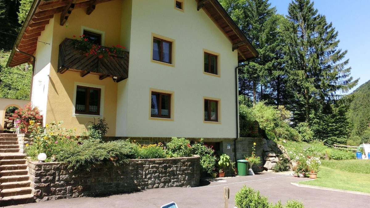 Loich House | Holiday apartment Loich for 2 - 4 persons with 2 bedrooms - Holiday house