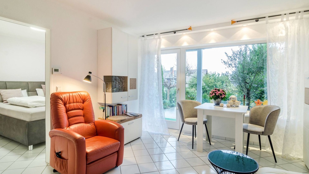 Ueberlingen Apartment | Holiday Apartment Lux by Lake Constance with Wi-Fi
