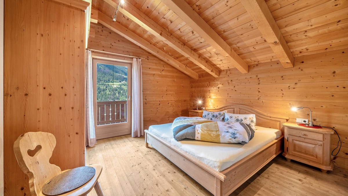 San Pancrazio Apartment | Holiday Apartment Marschalkhof "Ifingerblick" with Mountain View, 3 Balconies & Wi-Fi