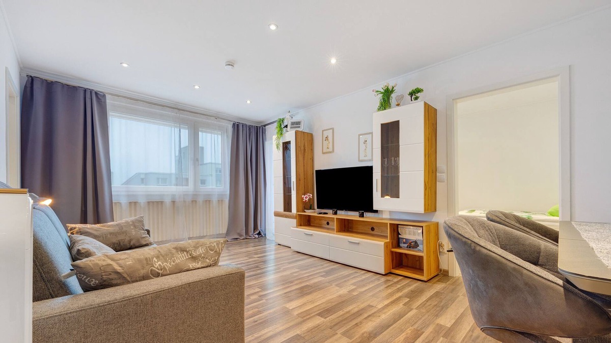 Westhagen Apartment | Holiday Apartment 'Maria' with Balcony & Wi-Fi
