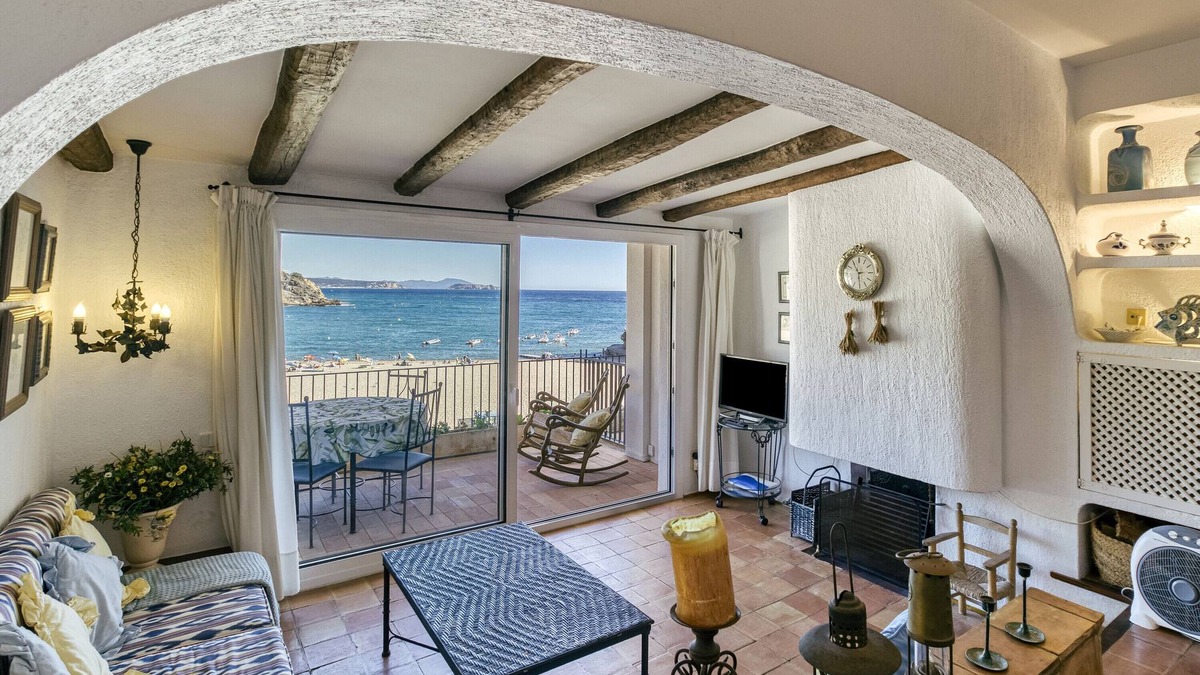 Sa Riera Apartment | Holiday Apartment 'Mediterranean Paradise' close to Beach with Terrace & Wi-FI