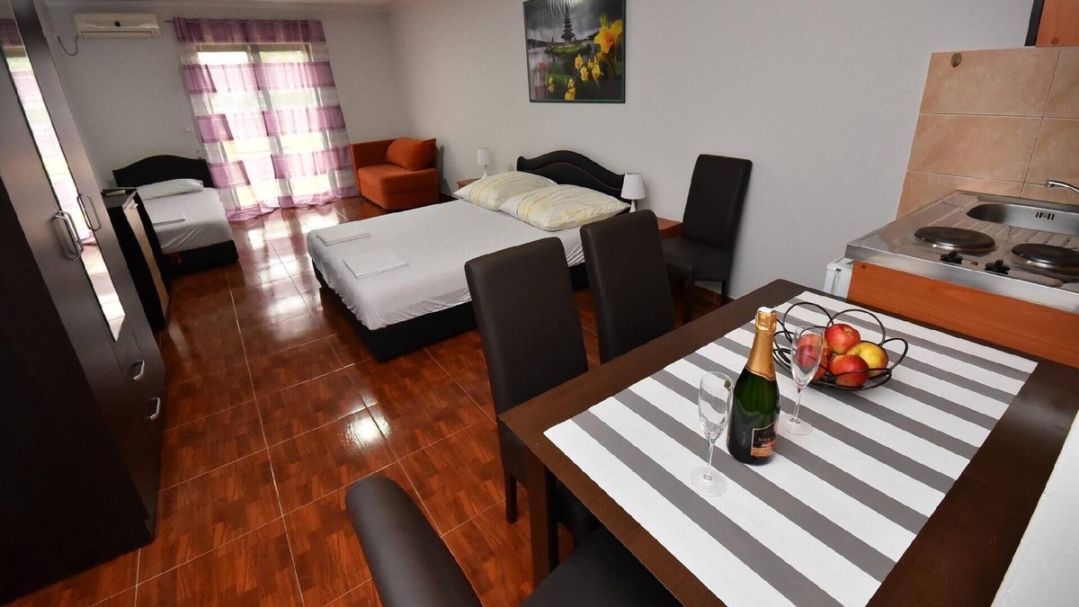Meljine Apartment | Holiday apartment Meljine for 1 - 4 persons - Holiday apartment in one or multi-family house