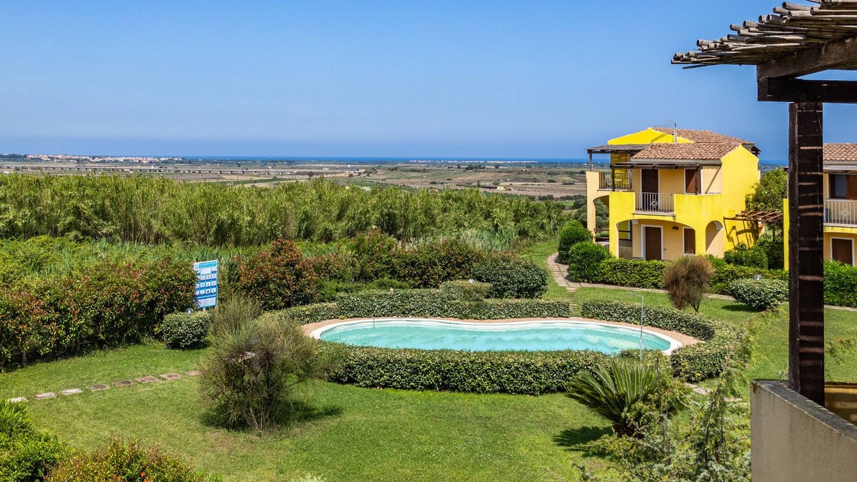 Viddalba Apartment | Holiday Apartment "Mirto" with Sea View, Shared Pool & A/C