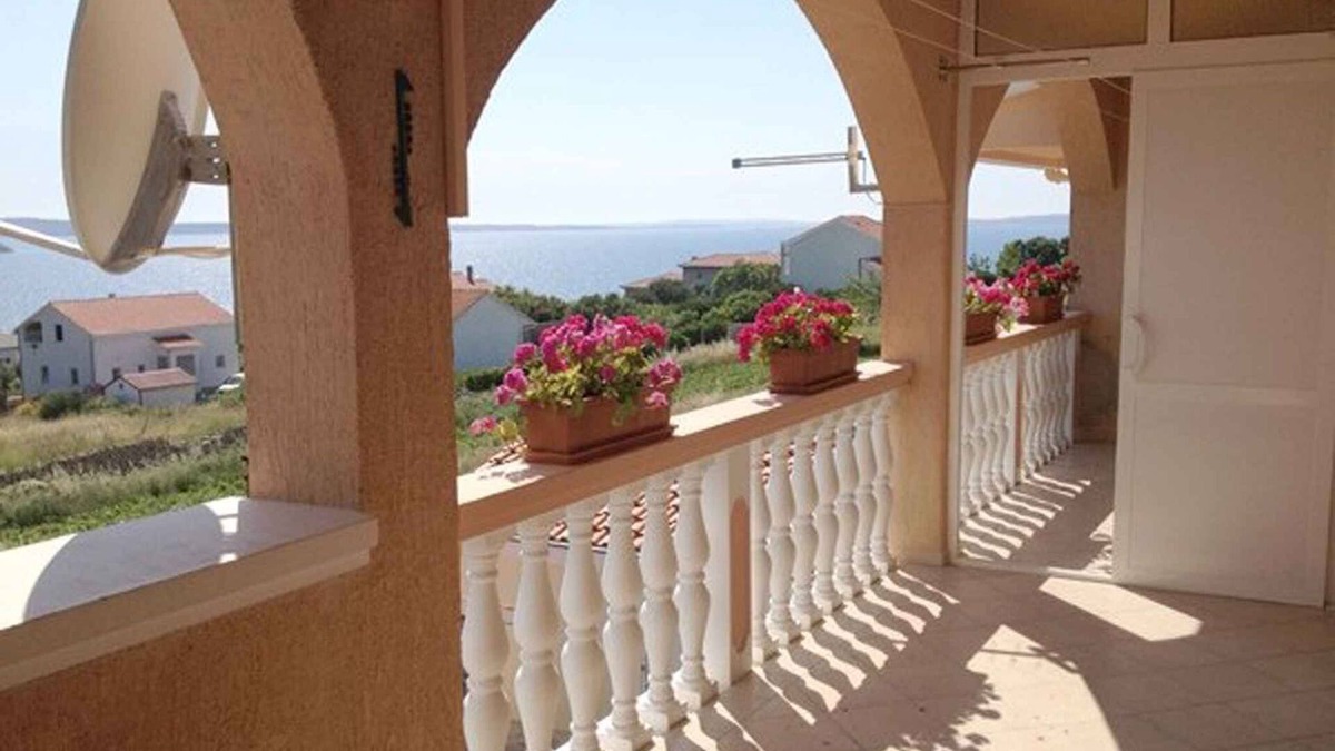 Rtina Apartment | Holiday apartment mit Klimaanlage und Balkon