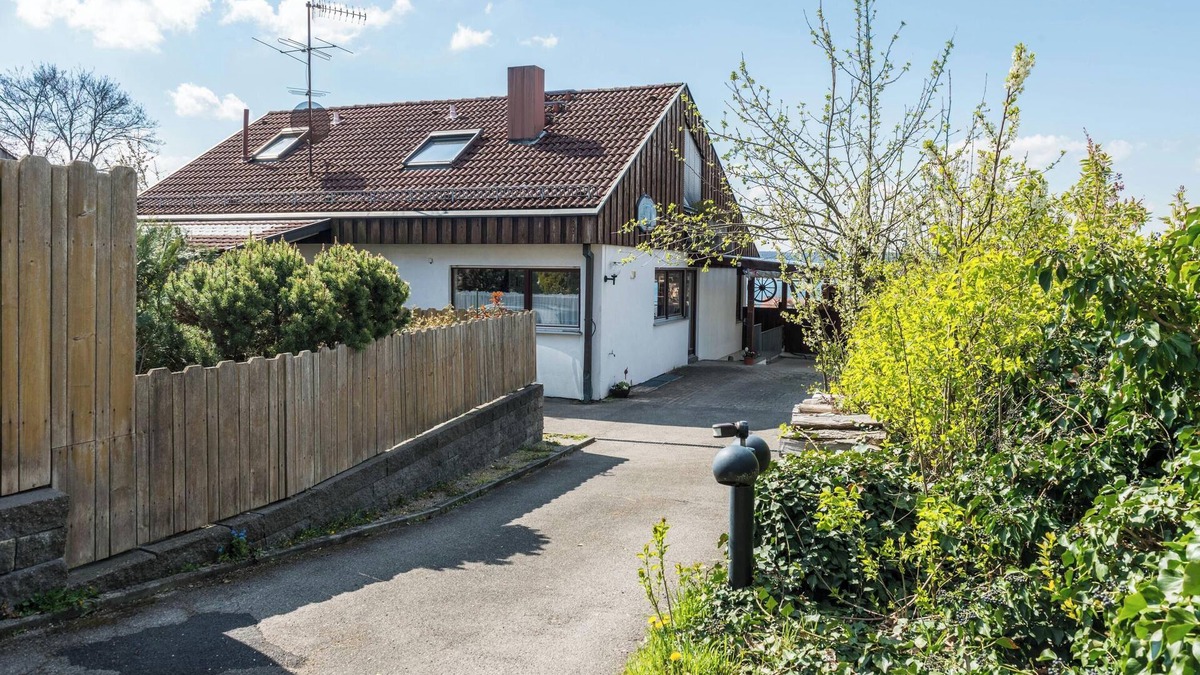 Ueberlingen Apartment | Holiday Apartment "Munding" with Garden, Terrace, Lake View, Grill & SAT-TV