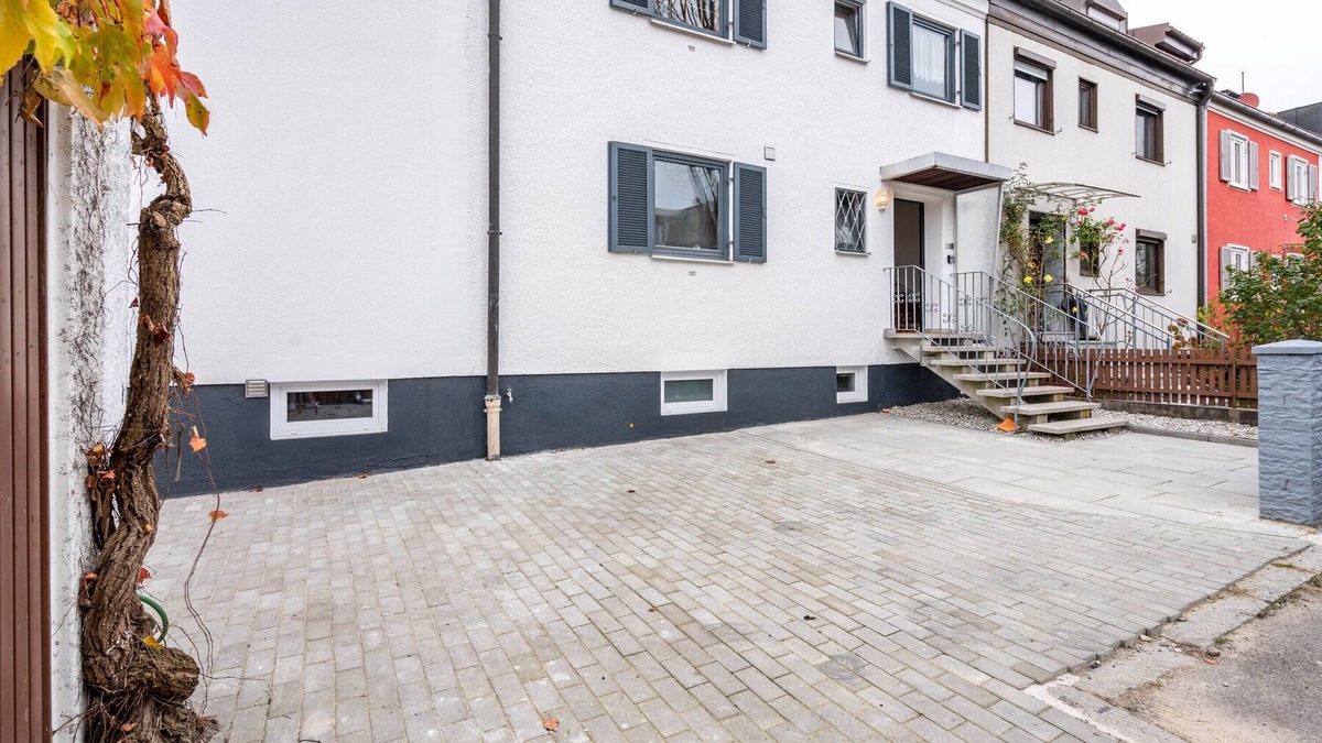 Dachau District Apartment | Holiday Apartment 'Munich Hideaway' with Private Garden and Balcony