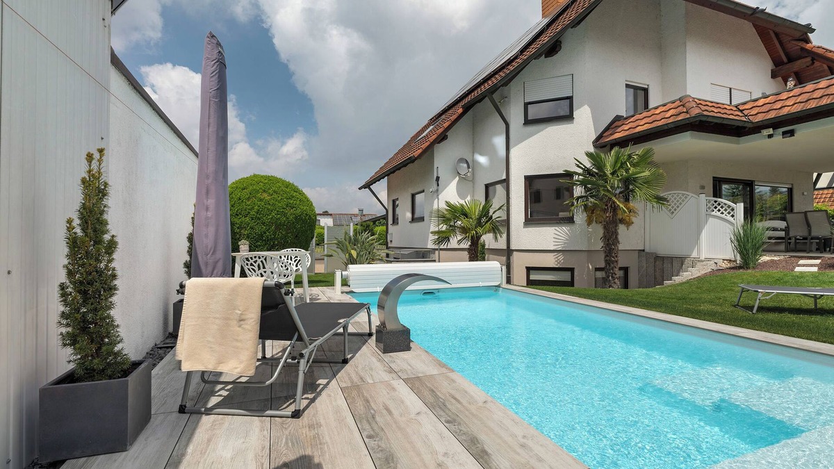 Ottersweier Apartment | Holiday Apartment 'Paradies' with Shared Pool, Shared Garden and Wi-Fi
