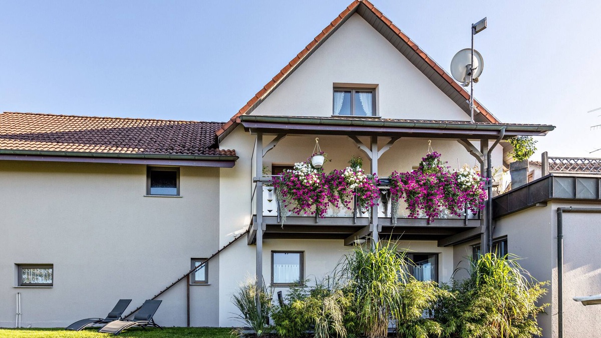 Bechtersbohl Apartment | Holiday Apartment "Panoramablick" with Private Terrace, Shared Garden & Wi-Fi