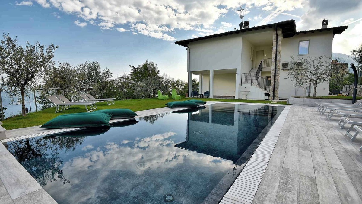 Gardola Apartment | Holiday apartment quiet location and central location
