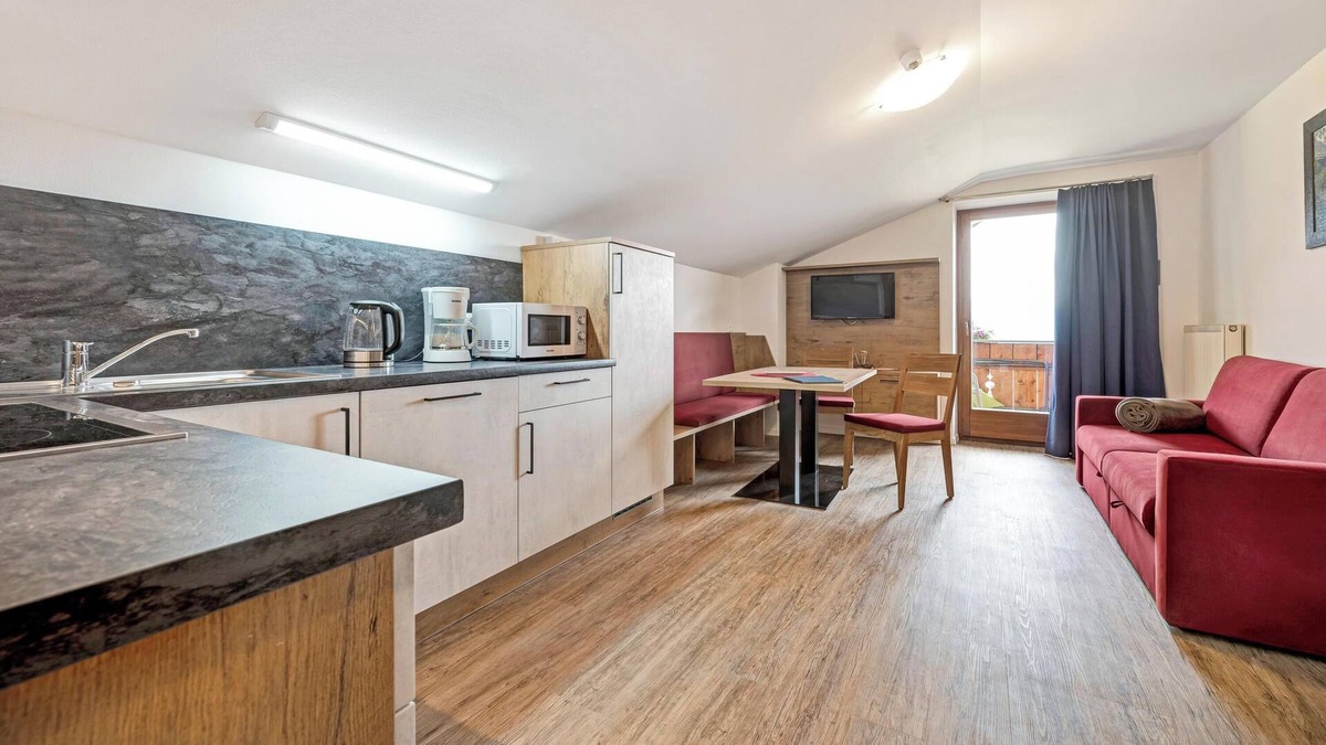 Maranza Apartment | Holiday Apartment "Residenz Condor Gitschberg" with Mountain View, Sauna & Garden