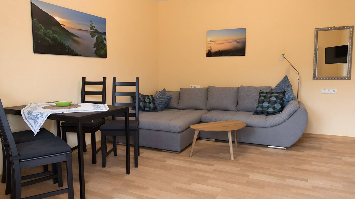 Iphofen Apartment | Holiday Apartment 'Riesling' with Private Balcony, Shared Terrace