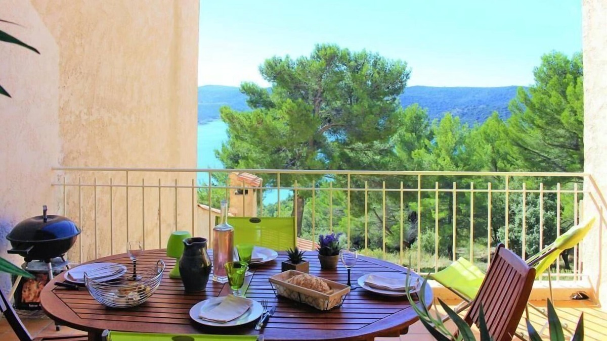 Sainte-Croix-du-Verdon Apartment | Holiday apartment Riez for 1 - 4 persons with 2 bedrooms - Holiday apartment in one or multi-family