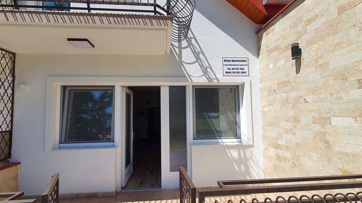 Zamardi Apartment | Holiday apartment right on Lake Balaton and on the beach promenade with a lake view