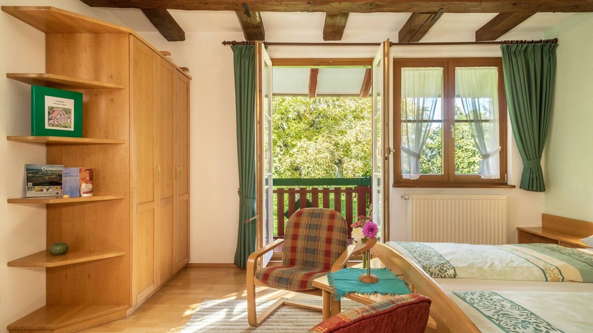 Owingen Apartment | Holiday Apartment "Risthof 2" with Shared Garden, Sauna and Playground