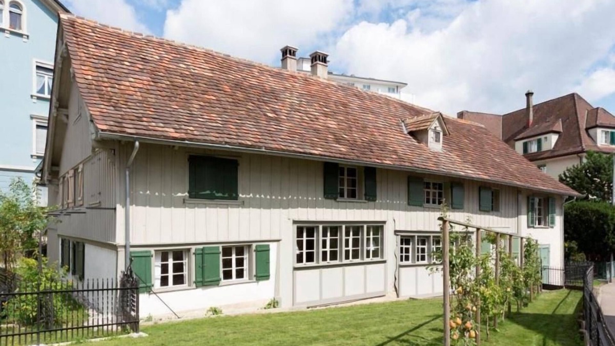 Romanshorn Apartment | Holiday apartment Romanshorn for 1 - 4 persons with 2 bedrooms - Historical building