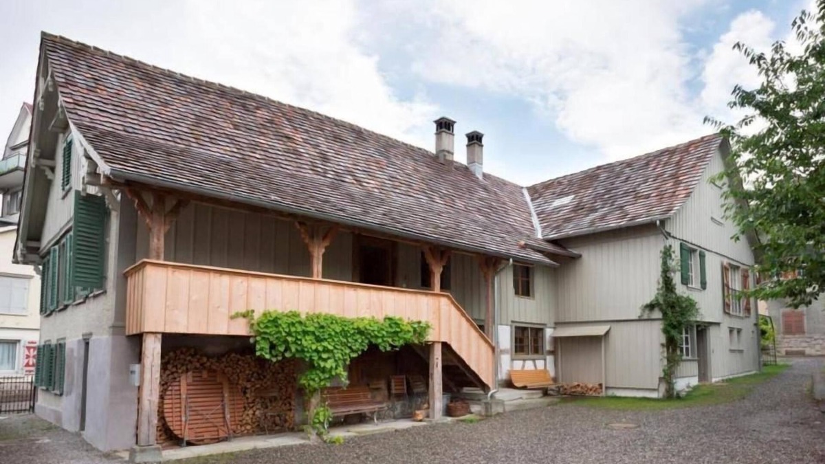 Romanshorn Apartment | Holiday apartment Romanshorn for 1 - 6 persons with 3 bedrooms - Historical building