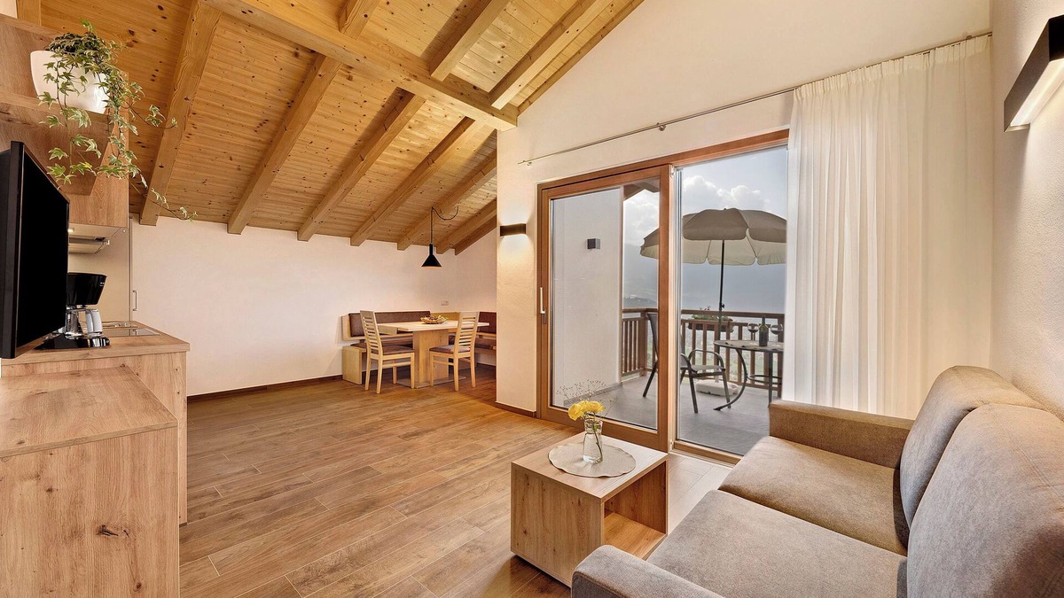 Lagundo Apartment | Holiday Apartment "Rosenblick" with Mountain View, Terrace, Balcony & Garden