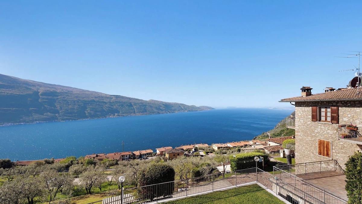 Oldesio Apartment | Holiday Apartment 'Rustico Spagnol 3' with Lake View, Pool & Wi-Fi
