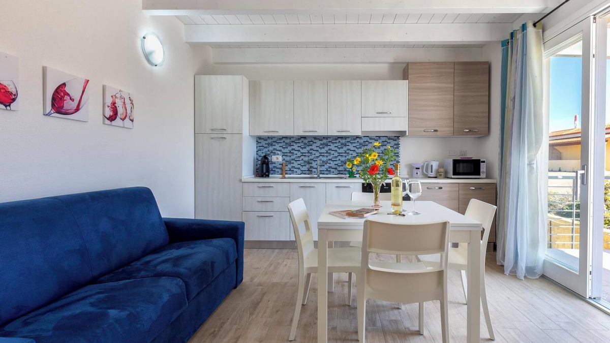 Trinita d'Agultu e Vignola Apartment | Holiday Apartment “Sa Domo Mea Isola Rossa” with Sea View and Air Conditioning