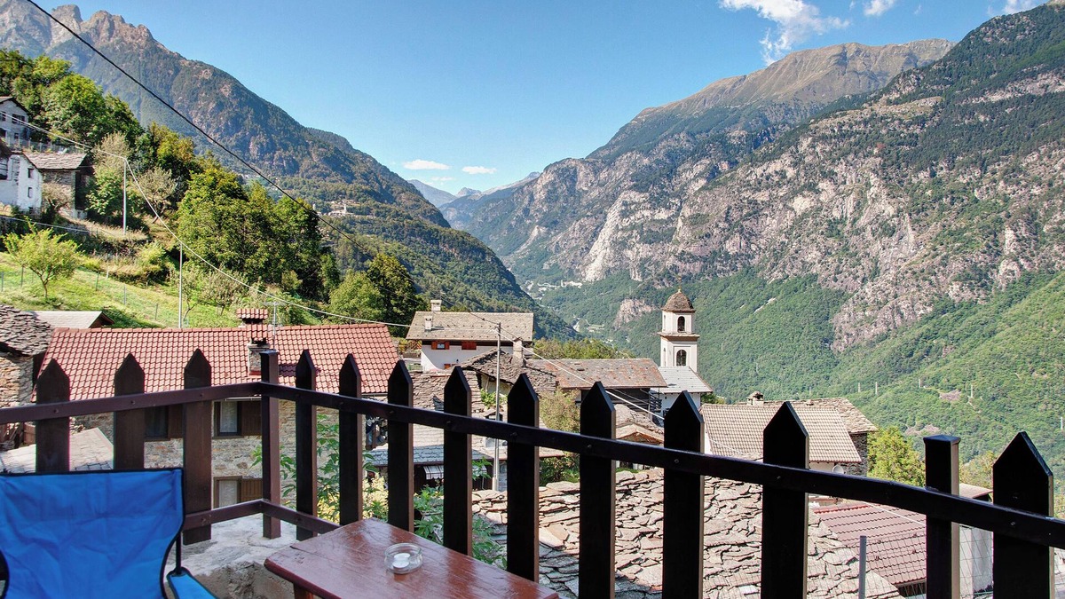 San Giacomo Filippo Apartment | Holiday Apartment 'Sweet Somma Mountain Lodge 1' with Mountain View & Garden