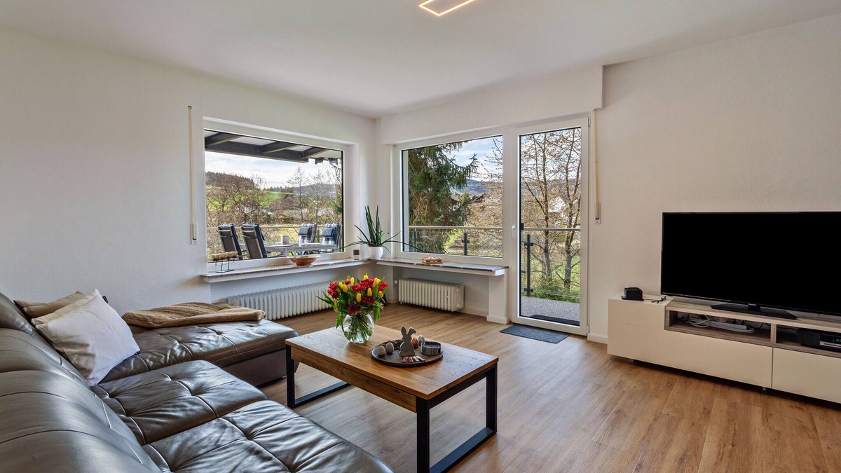 Medebach Apartment | Holiday Apartment "Sauerlandrefugium" with Mountain View, Private Terrace & Wi-Fi
