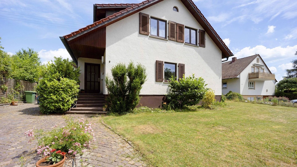 Aulendorf Apartment | Holiday Apartment "Sonnenbühl" with Lake View, Private Balcony and Wi-Fi