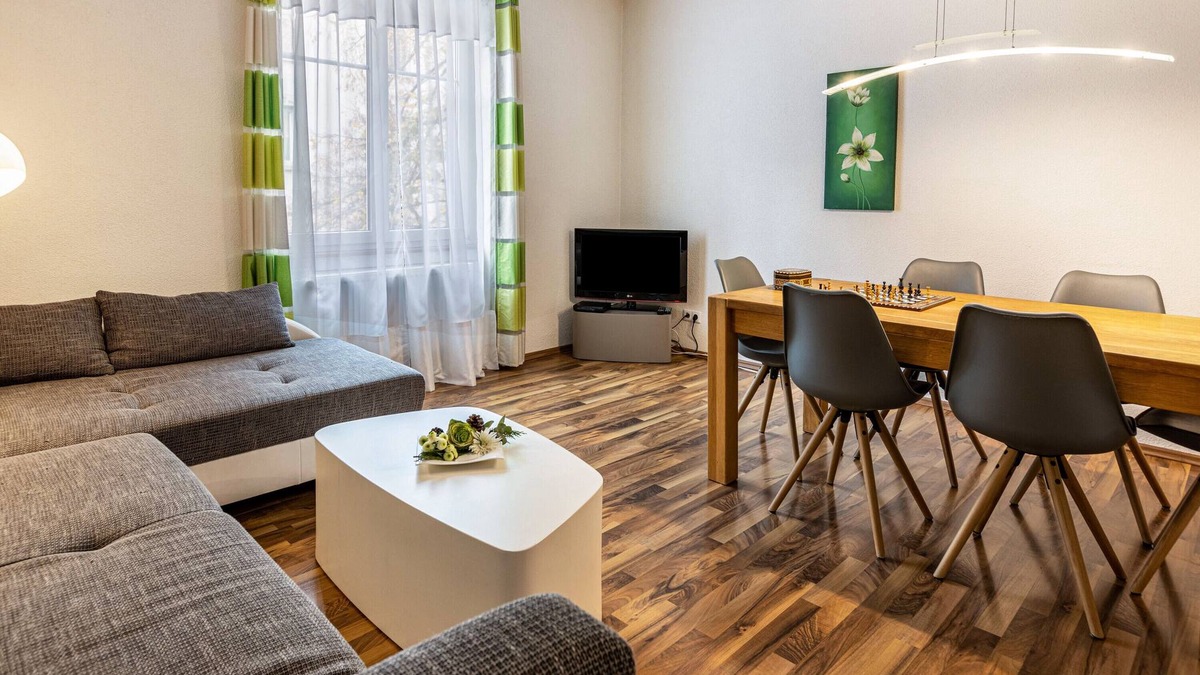 Altstadt Apartment | Holiday Apartment 'Stachel B' with Private Balcony & Wi-Fi