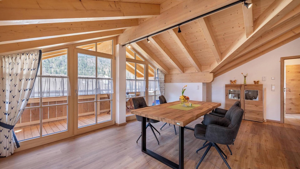 Farchant Apartment | Holiday Apartment "Susi" in a New Building with View of the Zugspitze, 2 Balconies & Wi-Fi
