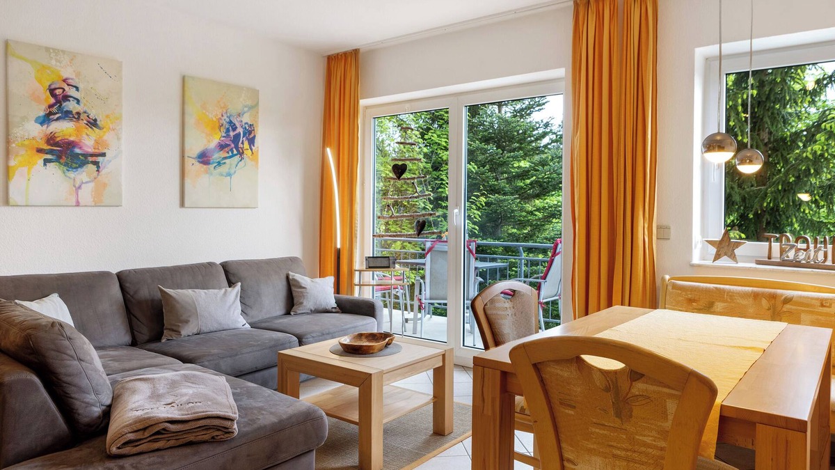 Oberhof Apartment | Holiday Apartment Tannenblick 7-1 with Shared Garden, Balcony and Wi-Fi