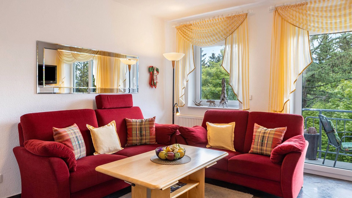 Oberhof Apartment | Holiday Apartment 'Tannenblick 6-1' with Shared Garden, Balcony and Wi-Fi