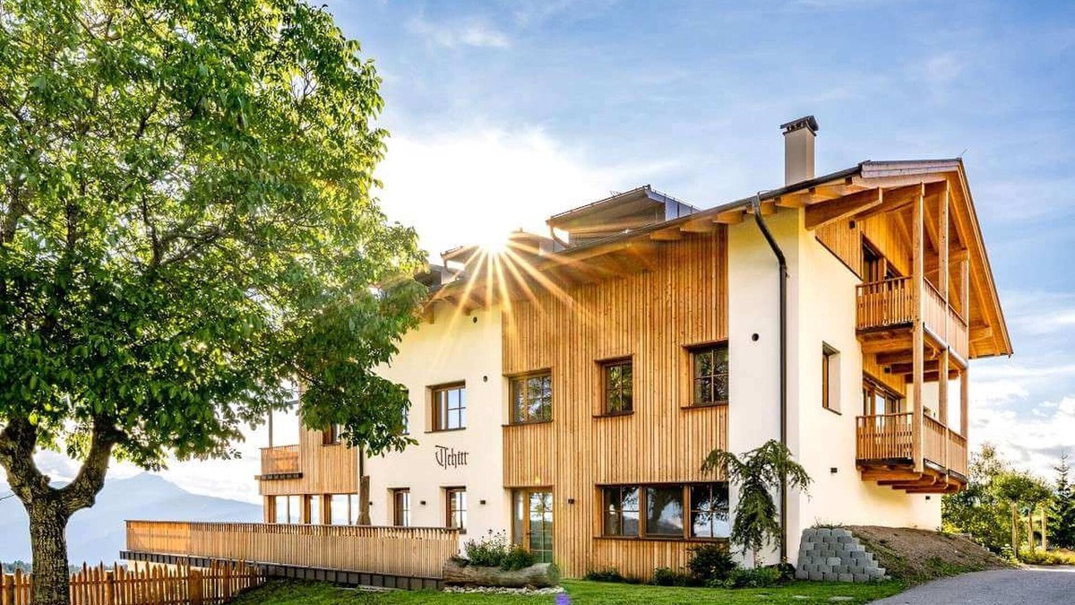 Avelengo Apartment | Holiday Apartment "Tschitthof Andl" with Mountain View, Shared Terrace & Wi-Fi