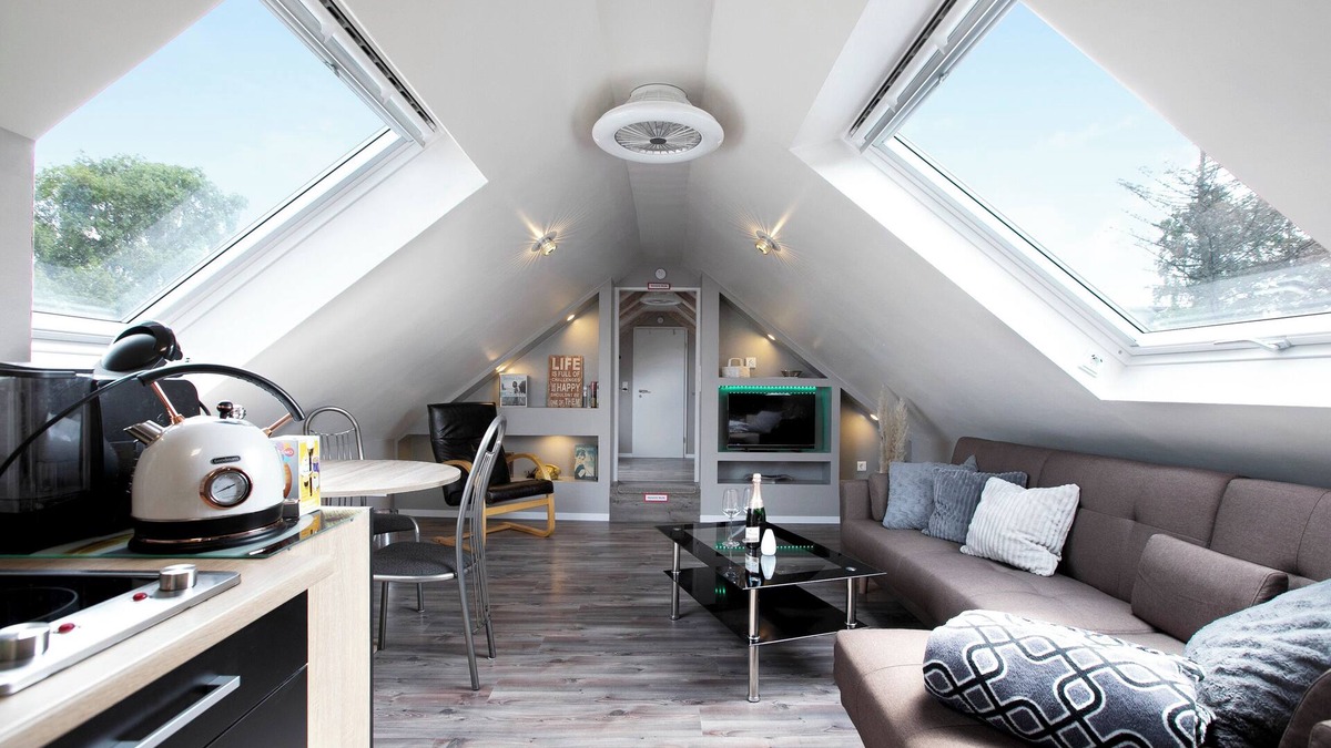 Heide Apartment | Holiday Apartment 'Uhse's' close to City Centre with Garden & Wi-Fi