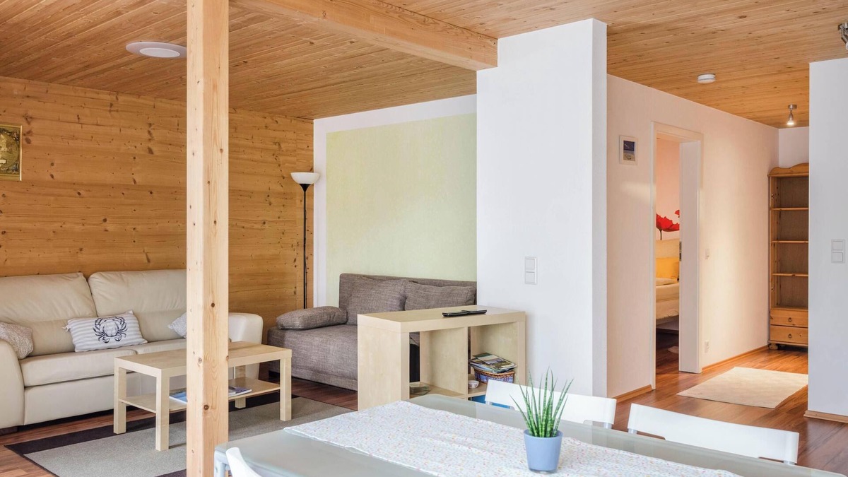 Ueberlingen Apartment | Holiday Apartment “Untergeschoss” with Wi-Fi, Terrace & Garden