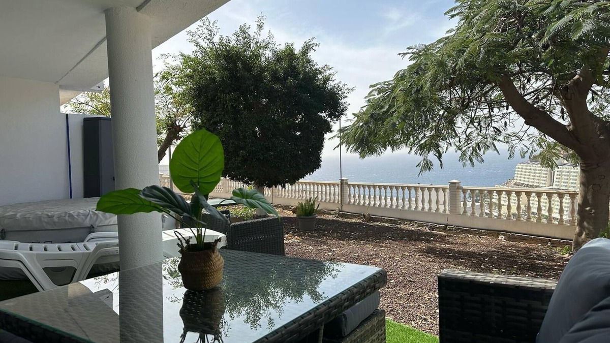 Taurito Apartment | Holiday Apartment 'Views Of Sunsets' with Sea View, Shared Pool and Wi-Fi