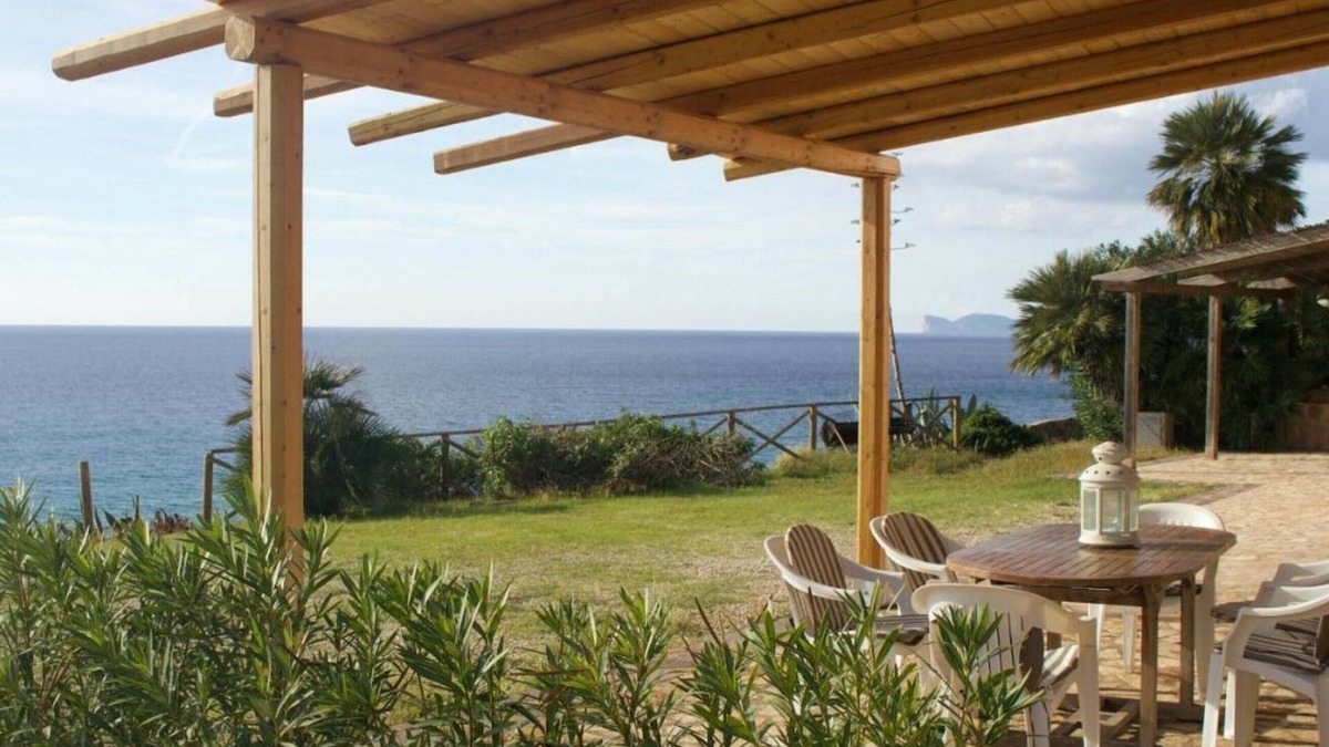 Alghero Apartment | Holiday Apartment "Villa Wanda" with Sea View, Private Terrace & Wi-Fi