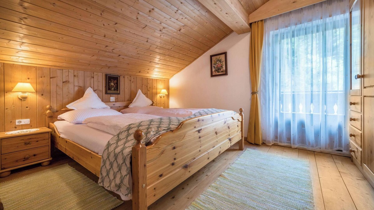 Spinga Apartment | Holiday Apartment "Waldesruh" with Mountain View, Balcony & Wi-Fi