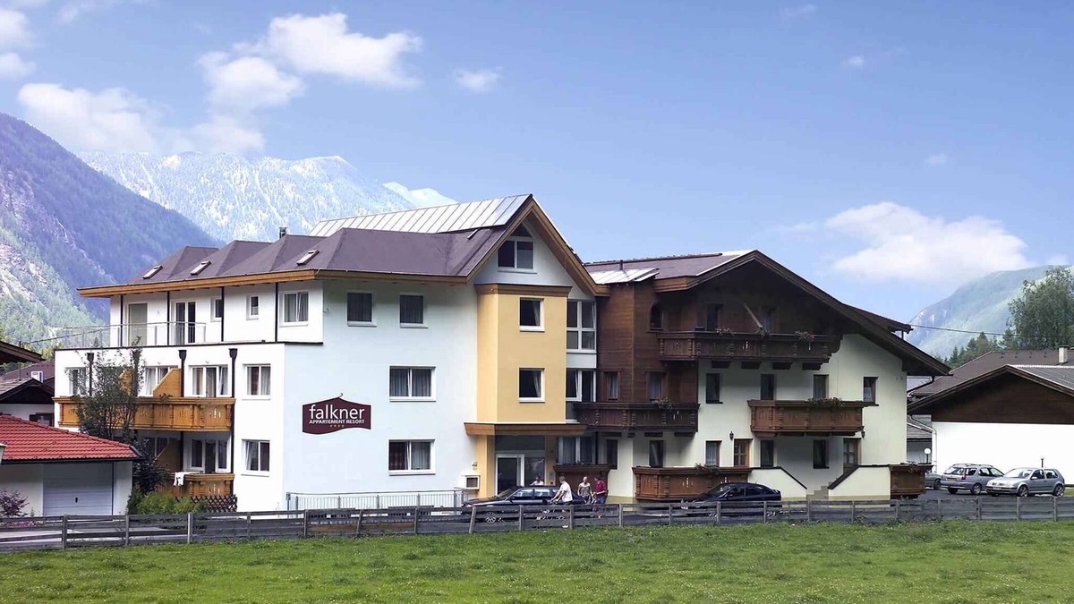 Laengenfeld Apartment | Holiday apartment with WiFi and wellness area