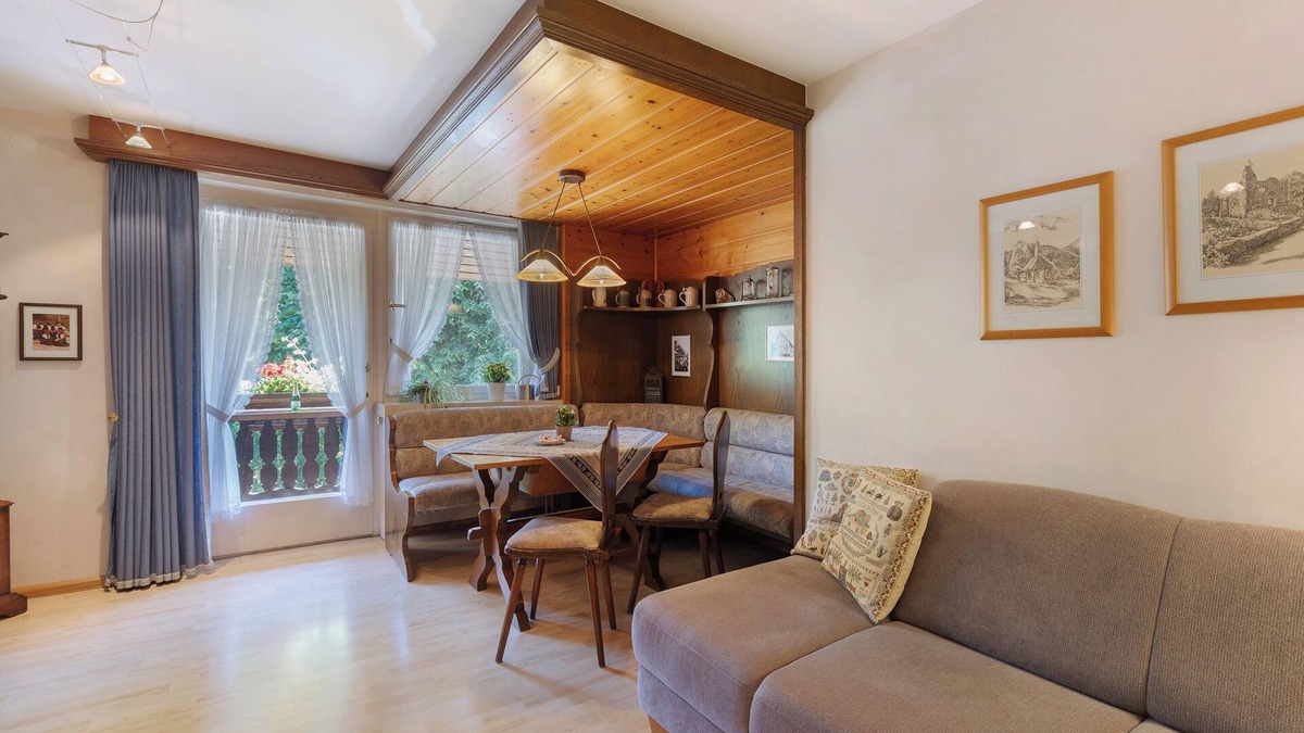 Tennenbronn Apartment | Holiday Apartment with Balcony and Wi-Fi