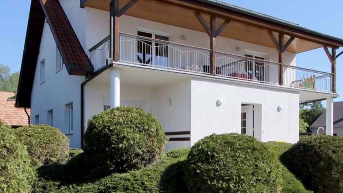 Gyenesdias Apartment | Holiday apartment with pool in quiet location