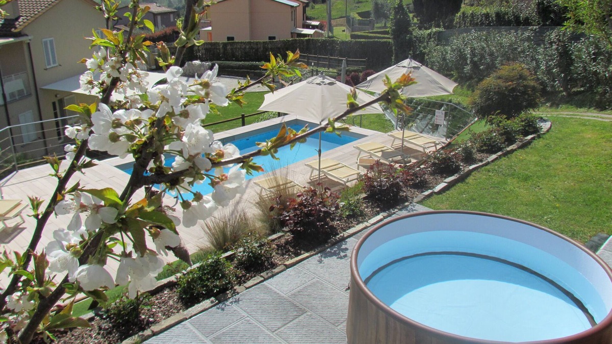 Castelvecchio Apartment | Holiday apartment with pool & garden in Lucca countryside
