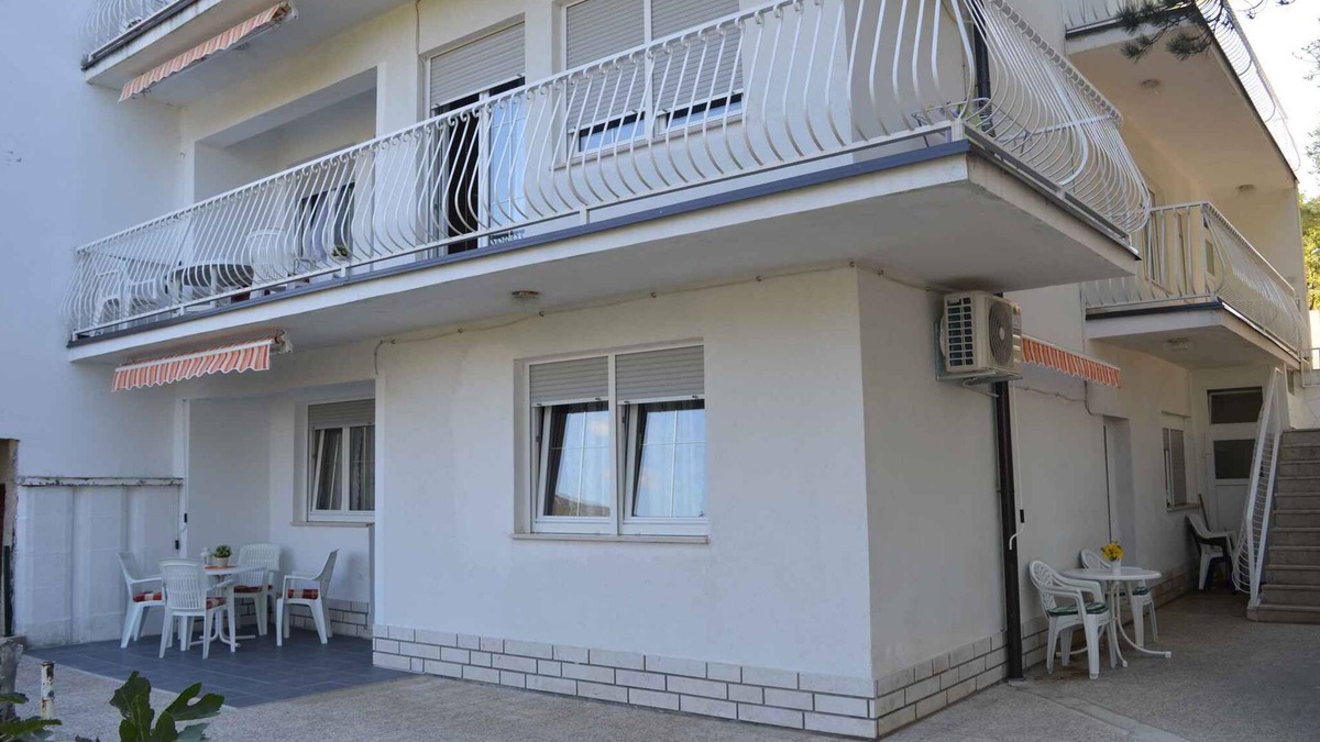 Jadranovo Apartment | Holiday apartment With sea views and air conditioning