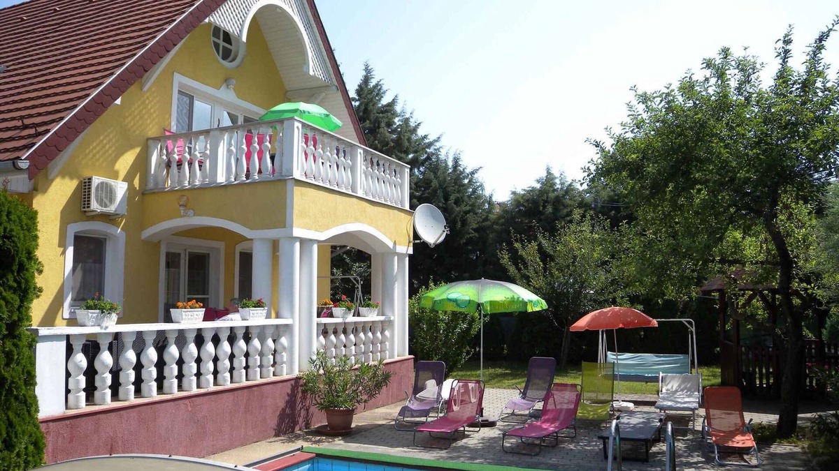 Badacsony Apartment | Holiday apartment with pool, air conditioning and 2 bathrooms